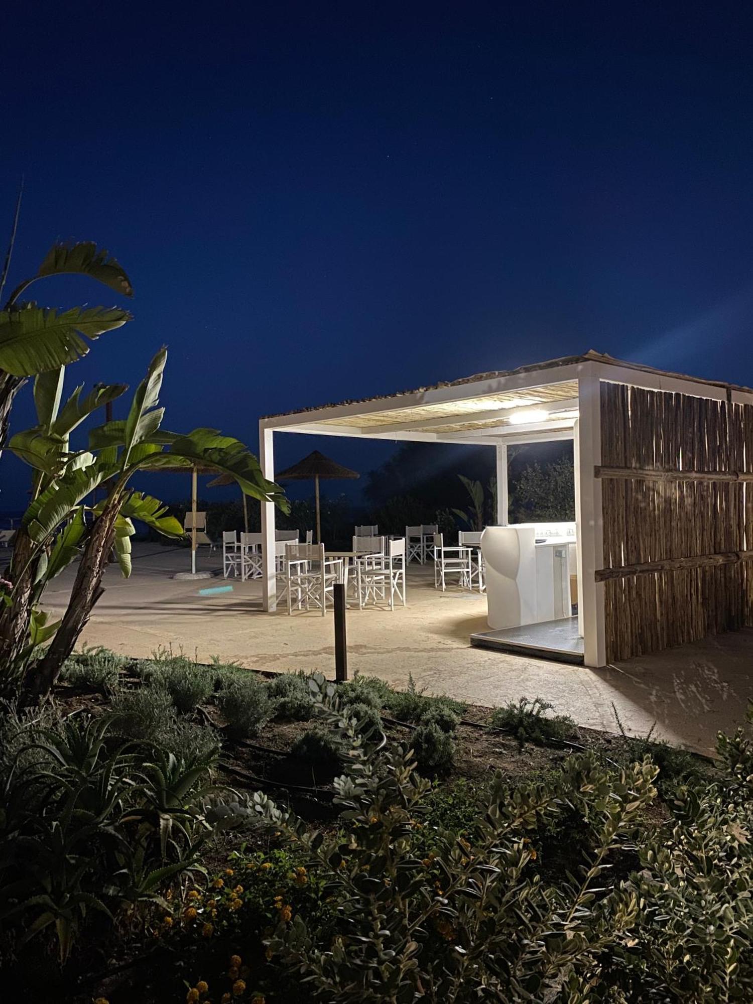 Hotel Mare Pineta Santa Margherita di Pula Ngoại thất bức ảnh