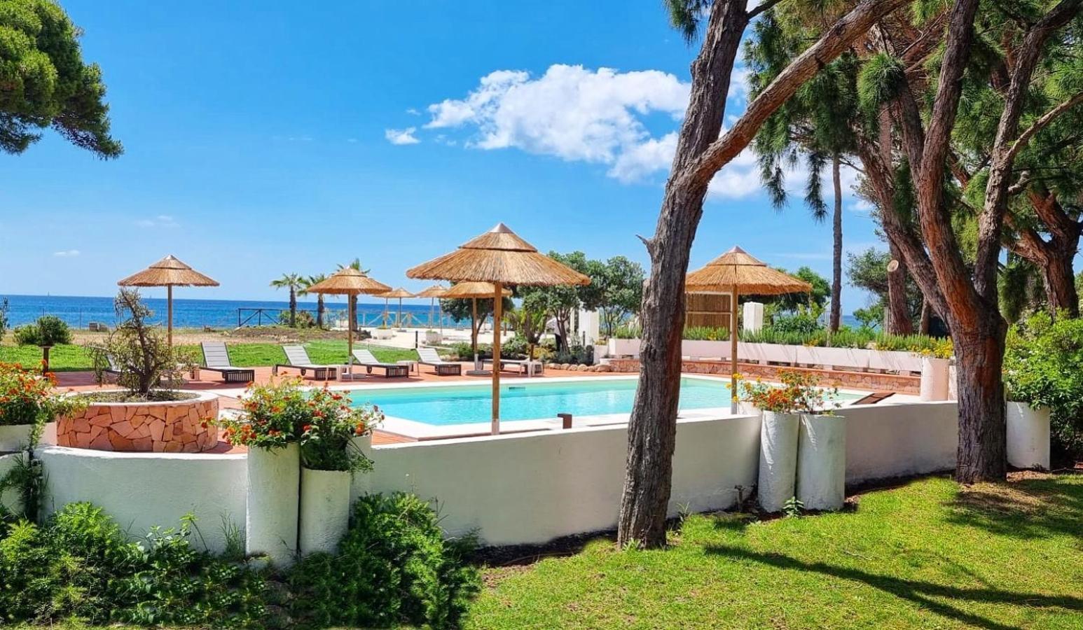 Hotel Mare Pineta Santa Margherita di Pula Ngoại thất bức ảnh