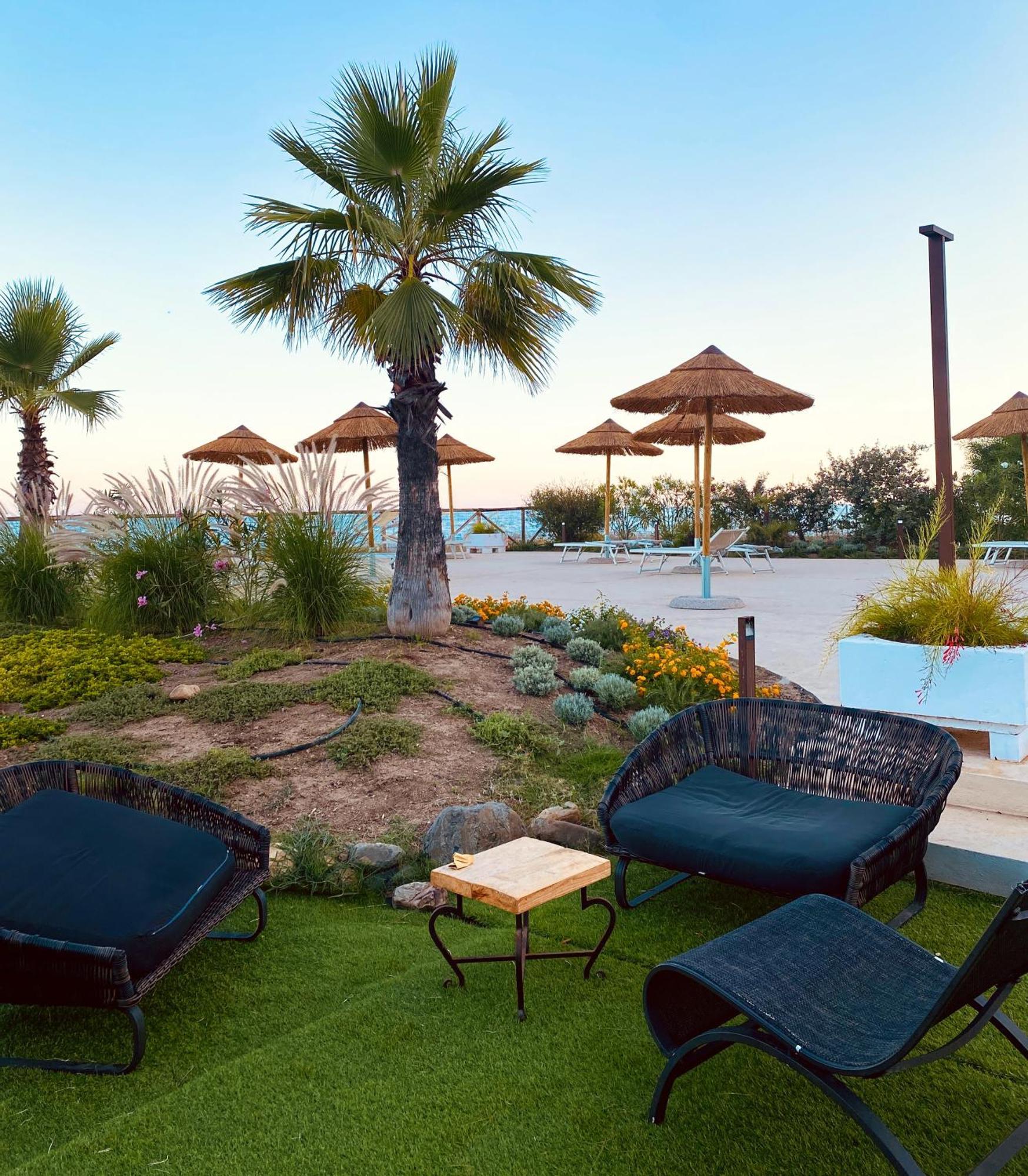 Hotel Mare Pineta Santa Margherita di Pula Ngoại thất bức ảnh