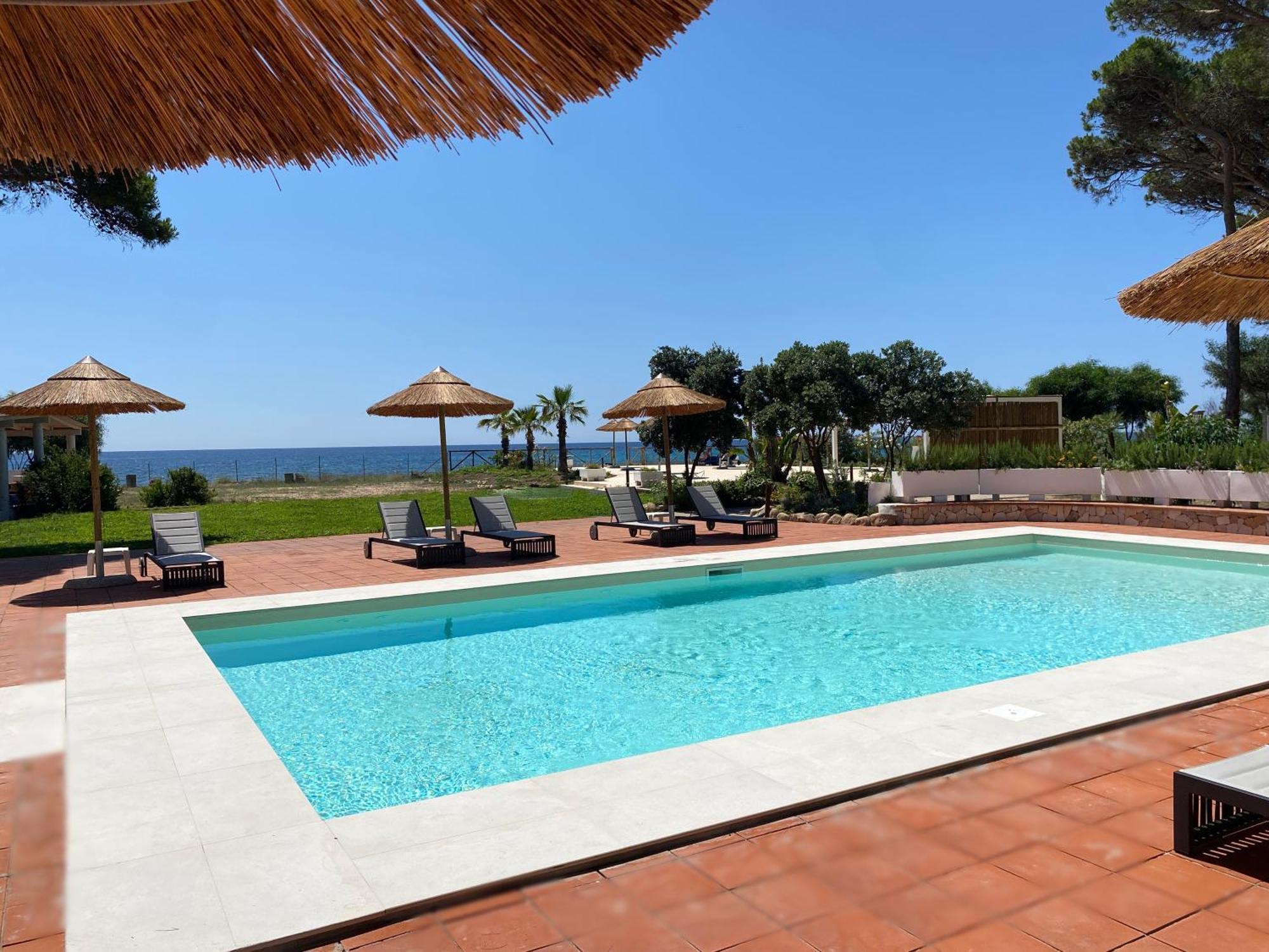 Hotel Mare Pineta Santa Margherita di Pula Ngoại thất bức ảnh